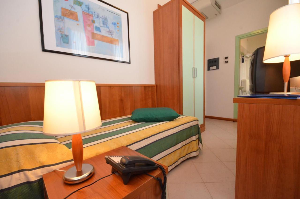Hotel Luna Bibione Eksteriør bilde