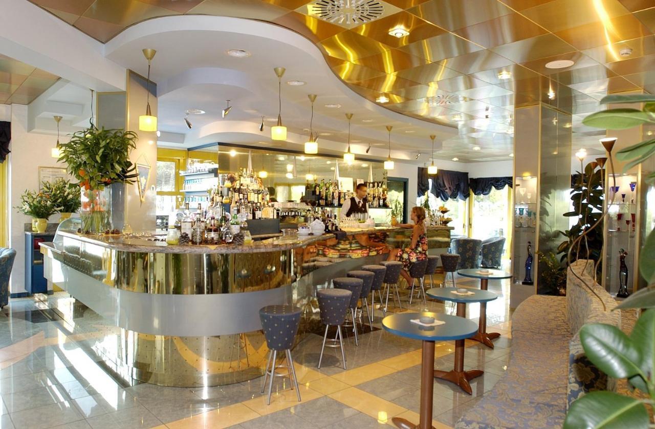 Hotel Luna Bibione Eksteriør bilde