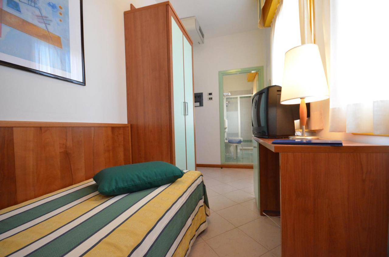 Hotel Luna Bibione Eksteriør bilde