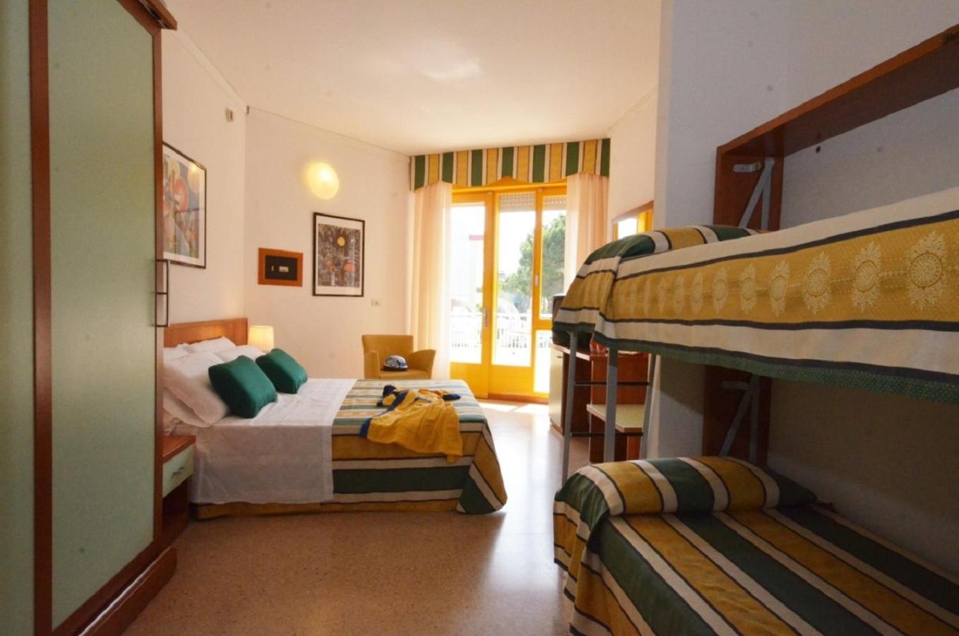 Hotel Luna Bibione Eksteriør bilde
