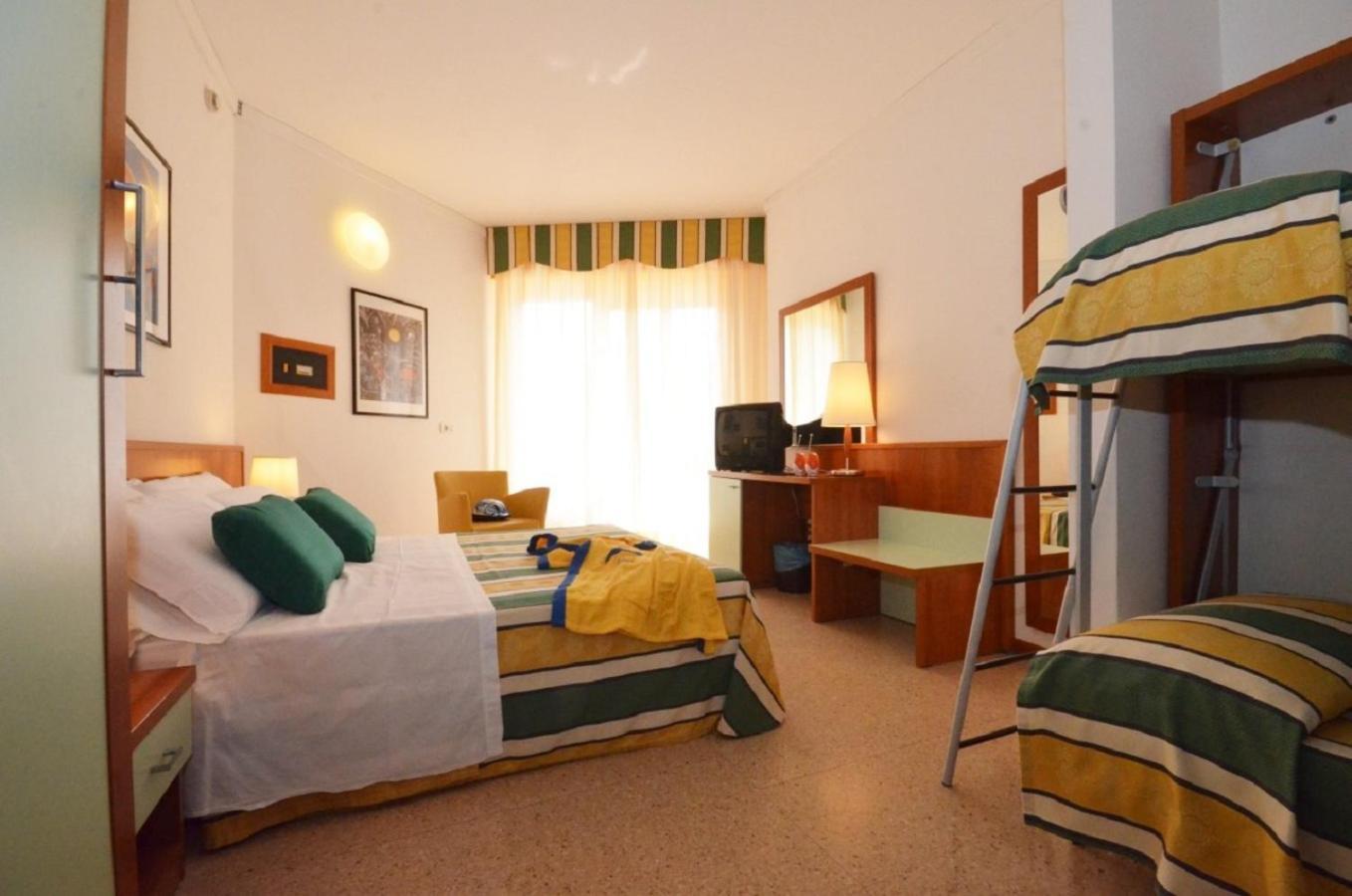 Hotel Luna Bibione Eksteriør bilde